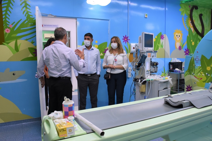 Deputado Roosevelt Vilela realiza visita ao Hospital da Criança de Brasília